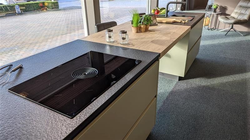 Power Tundra (LX) | 2